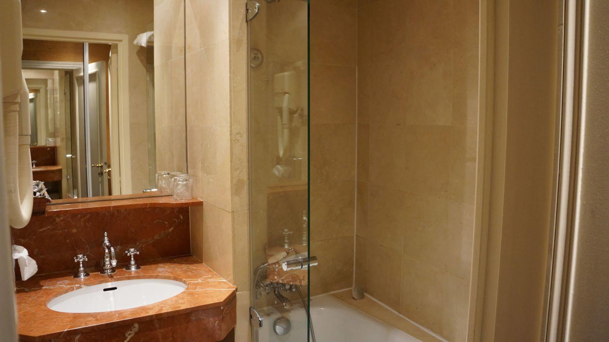 Le Relais Medicis Hotel Paris Ngoại thất bức ảnh