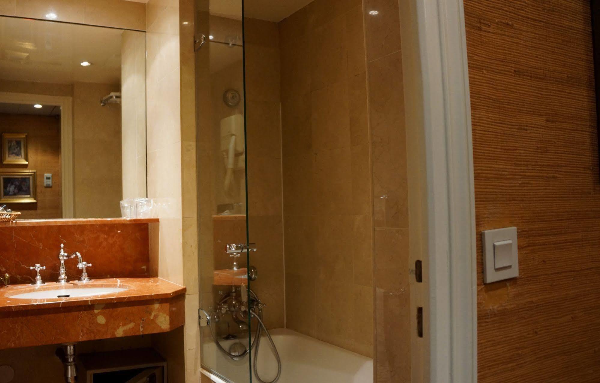 Le Relais Medicis Hotel Paris Ngoại thất bức ảnh